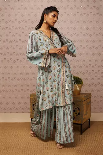 Sarouk Embroidered Angarkha Set