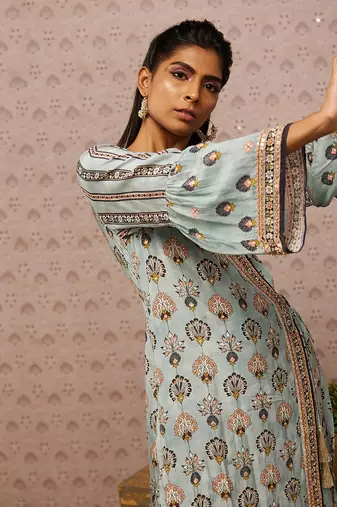 Sarouk Embroidered Angarkha Set
