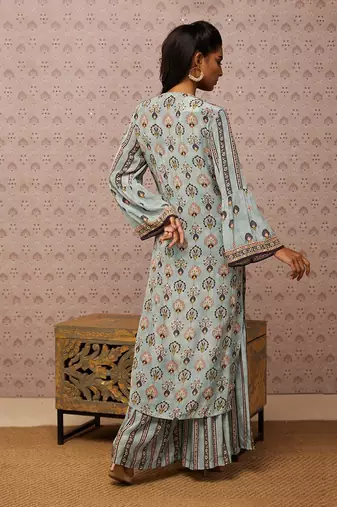 Sarouk Embroidered Angarkha Set