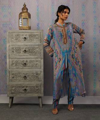 Ikaya Embroidered Kurta Set 2