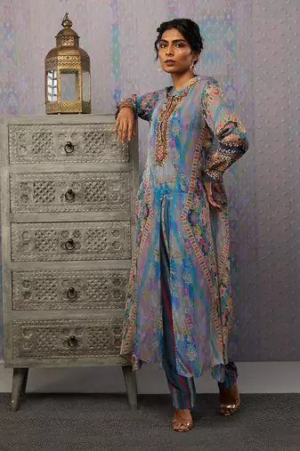 Ikaya Embroidered Kurta Set