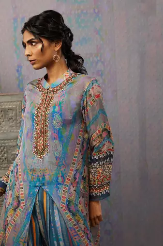 Ikaya Embroidered Kurta Set