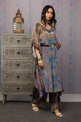 Ikaya Embroidered Kaftan Set With Belt