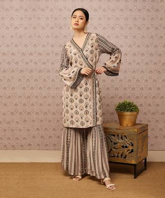 Sarouk Embroidered Angarkha Set 1