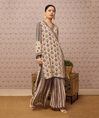 Sarouk Embroidered Angarkha Set 2
