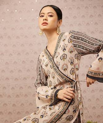 Sarouk Embroidered Angarkha Set 4