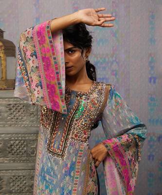 Ikaya Embroidered Kurta Set 4