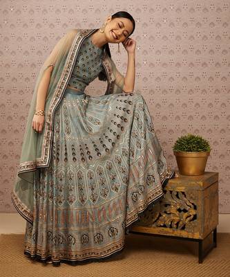 Sarouk Embroidered Lehenga Set With Dupatta 1