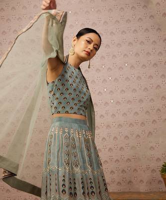 Sarouk Embroidered Lehenga Set With Dupatta 4