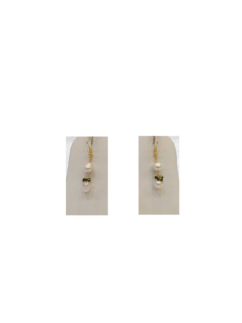 White pearl necklace-sets