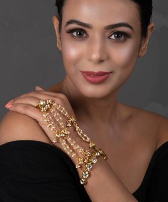 Gold Tone Kundan Haathphool with Pearls 2
