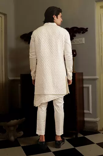 White Dhwaja Bandi Set