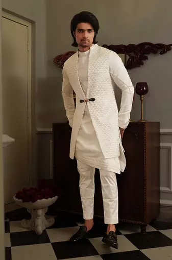 White Dhwaja Bandi Set
