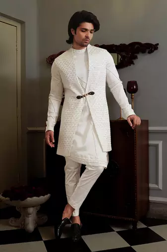 White Dhwaja Bandi Set