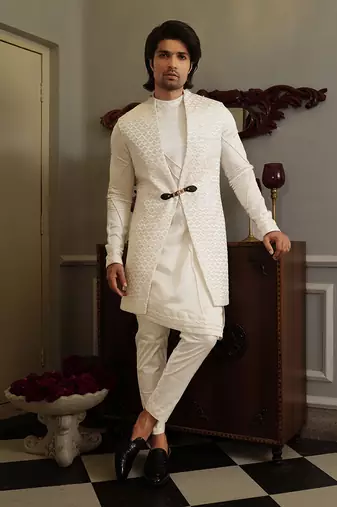 White Dhwaja Bandi Set