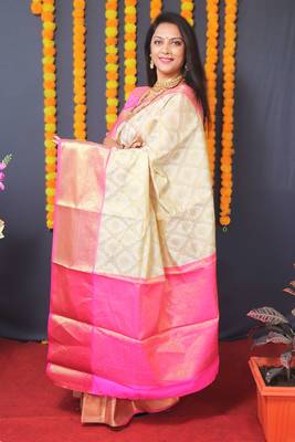 Cream woven Faux kanchipuram silk saree with blouse 4