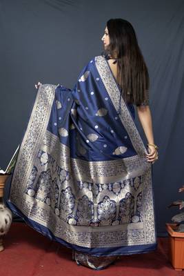 Blue Faux kanchipuram Blend Pure silk handloom saree 4
