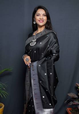 Black Woven Paithani silk blend Saree With Blouse 3