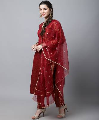 Maroon Brocade Straight Kurti With Straight Pants and Organza Dupatta 3