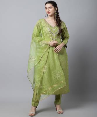 Maharani Green Embroidered Kurti With Straight Pants And Organza Dupatta 1