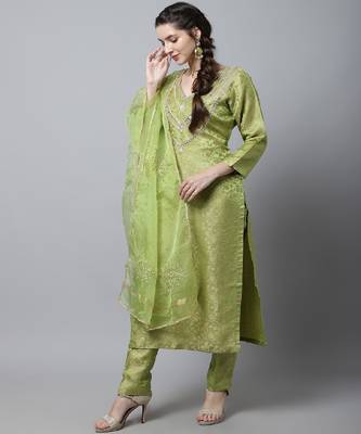 Maharani Green Embroidered Kurti With Straight Pants And Organza Dupatta 3