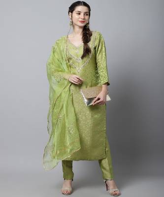 Maharani Green Embroidered Kurti With Straight Pants And Organza Dupatta 4