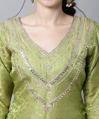 Maharani Green Embroidered Kurti With Straight Pants And Organza Dupatta 5