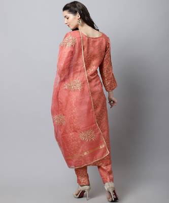 Maharani Pink Embroidered Kurti With Straight Pants And Organza Dupatta 2