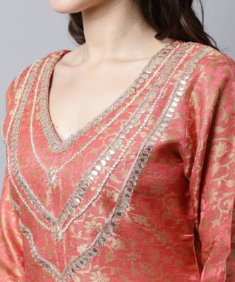 Maharani Pink Embroidered Kurti With Straight Pants And Organza Dupatta 5