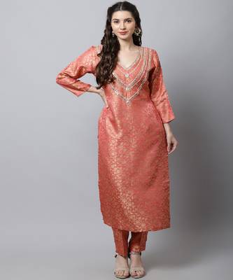 Maharani Pink Embroidered Kurti With Straight Pants 1