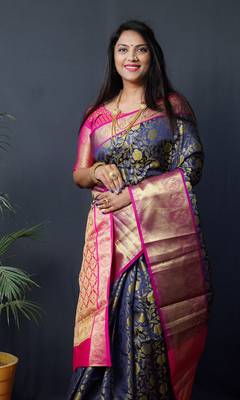 Navy blue woven kanchipuram silk blend saree with blouse 1