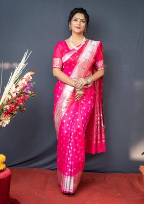 Pink Woven Paithani silk blend Saree With Blouse 1