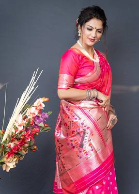 Pink Woven Paithani silk blend Saree With Blouse 2