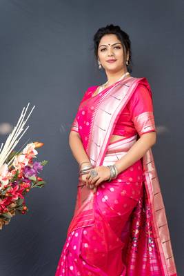 Pink Woven Paithani silk blend Saree With Blouse 3
