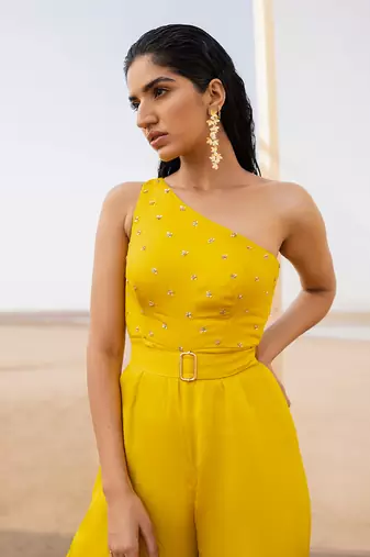 MANGO YELLOW SMALL BUTTI EMBROIDERED ONE SIDE SHOULDER JUMPSUIT WITH A BELT