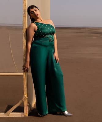 BOTTLE GREEN SMALL BUTTI EMBROIDERED ONE SIDE SHOULDER JUMPSUIT WITH A BELT 2