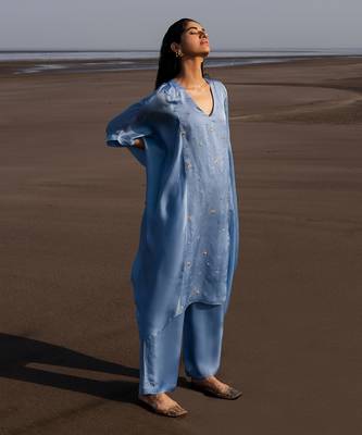 Powder Blue Flower Embroidered Cowl Kurta In Cutdana , Nakshi And Tikki With Loose Pants 5