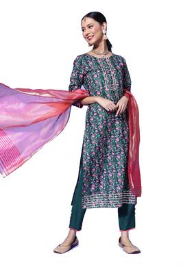 Green floral print blended cotton kurta set 1