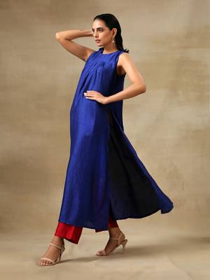 Blue Textured Silk Sleeveless Kurta Pant Set 2