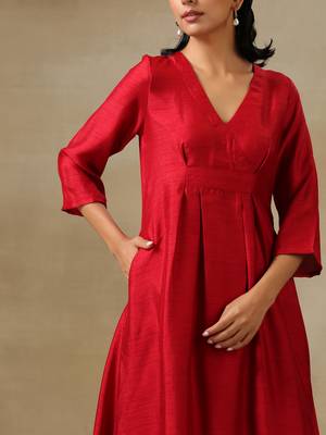 Maroon Textured Silk Overlap Pleat Kurta Pant Set 5