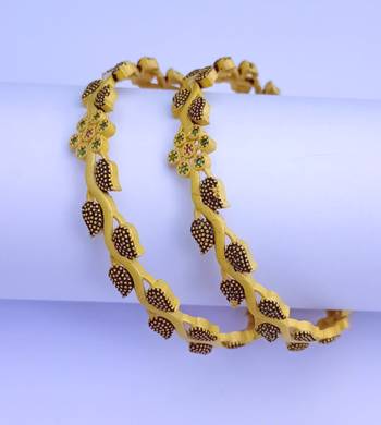 Gold bangles-and-bracelets 1