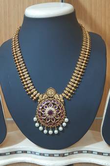 Red agate necklaces