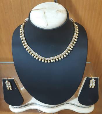 White agate necklaces 1