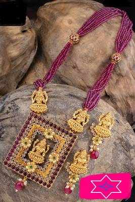 Red agate necklaces 1