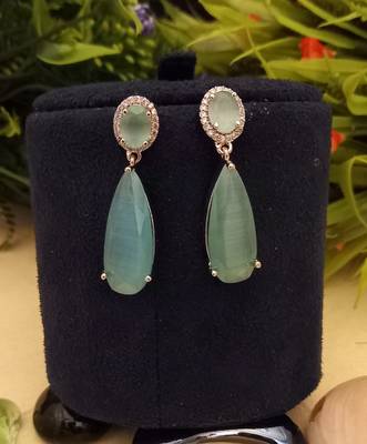 Green earrings 1