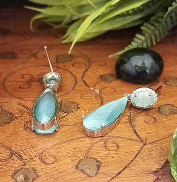 Green earrings 3