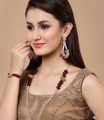 Red pearls, natural stones necklaces