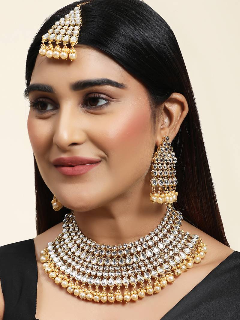 Styylo Fashion Kundan Stone Gold Plated Traditional Brass Bridal Jewellery Set with Maangtika earring