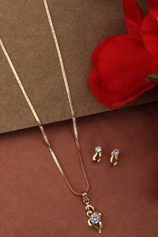 Styylo Fashion Women Gold-Plated Handcrafted Chain with Stone Studded Pendent and Earring