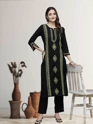 Hand Embroidered Black & Green Cotton Lucknowi Chikan Women Kurta 1